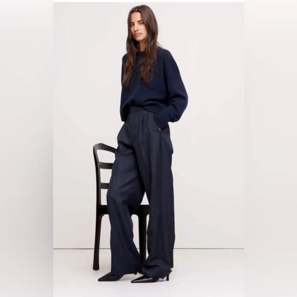 BANANA REPUBLIC RELAXED WIDE-LEG ITALIAN WOOL PANT - Picture 5 of 12